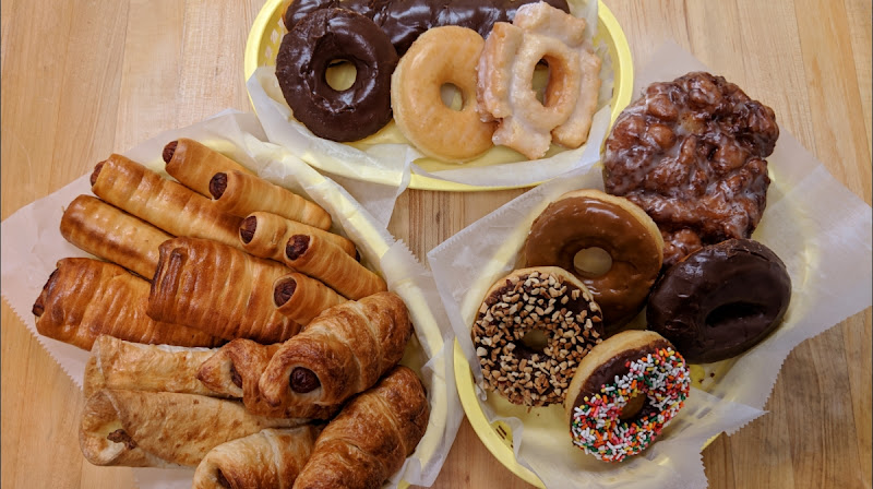 Happy Donuts storefront