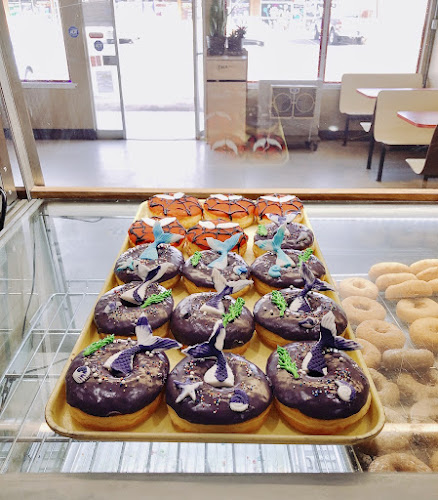 New York Donuts storefront