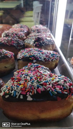 Jolly Donuts storefront