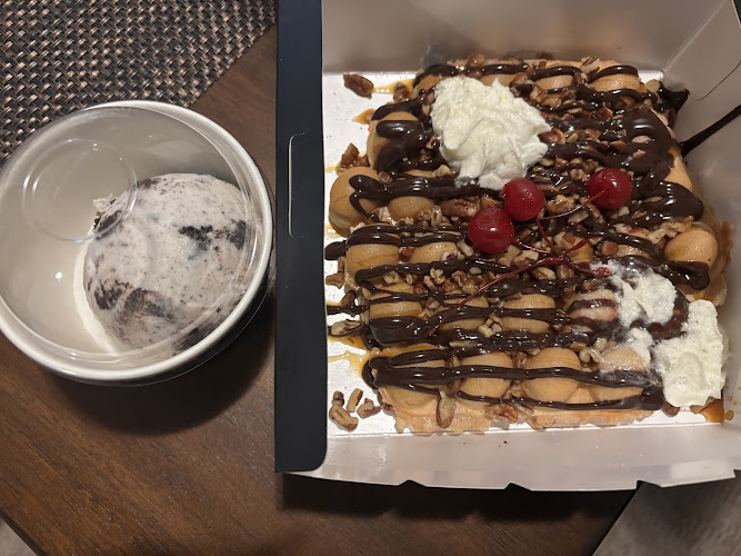 Gordo’s Bubble Waffles | Marquette storefront