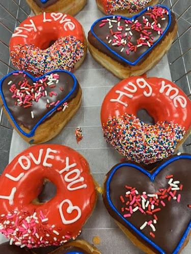 Heav'nly Donuts storefront