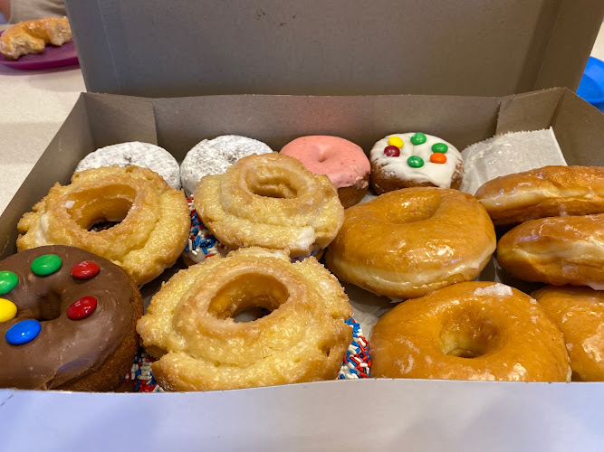 Leo Donuts storefront