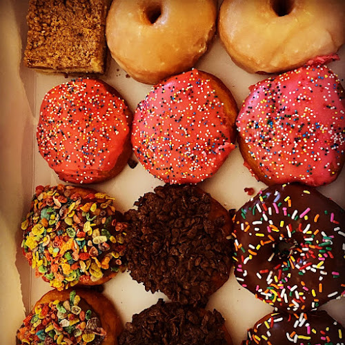 Amelia’s Donuts Bakery Cafe storefront