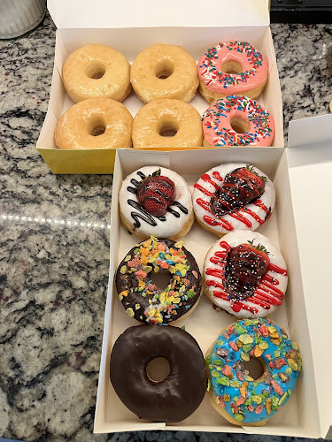 Snowflake Donuts storefront