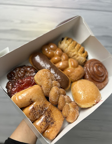 Yummy's Donut storefront