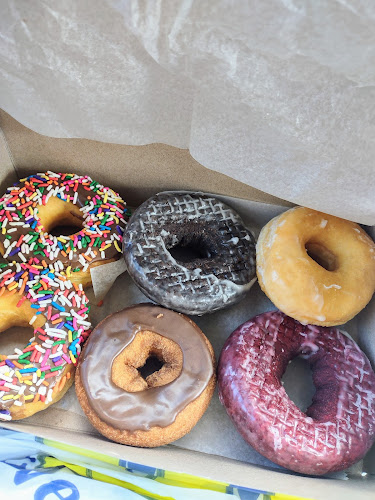 Donut Villa storefront