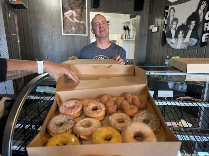 Lincoln City Donuts and Coffee storefront