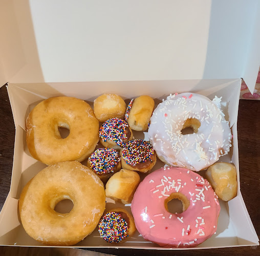 Pop Donuts storefront