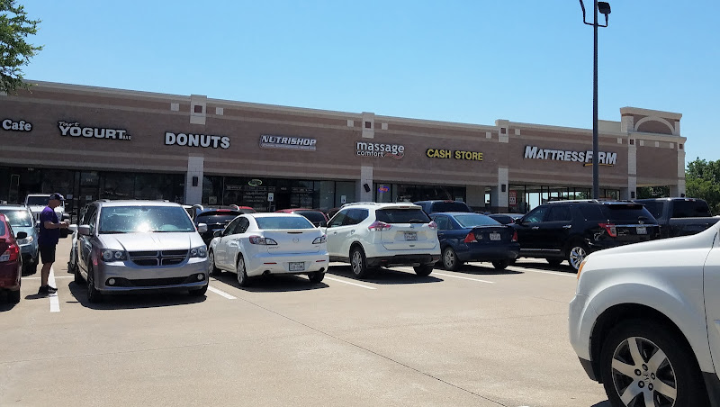 Papa Yun's Donuts - Fort Worth storefront