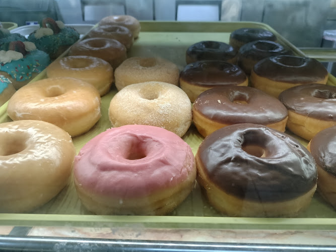 Sak Donuts storefront