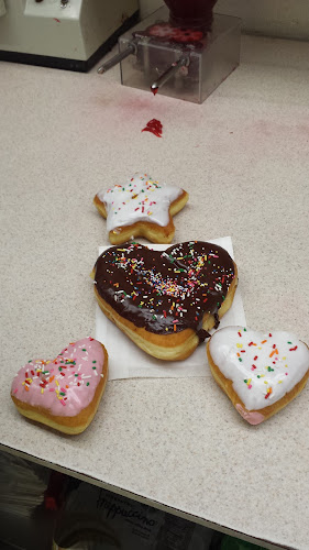 USA Donuts storefront