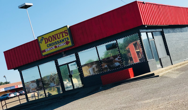 USA Donuts & Croissants storefront