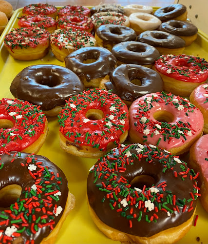 Snow Flake Donuts storefront