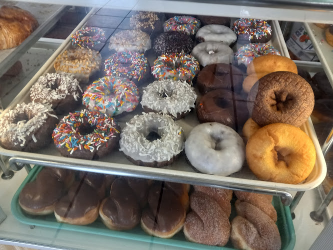 Penguin Donuts storefront