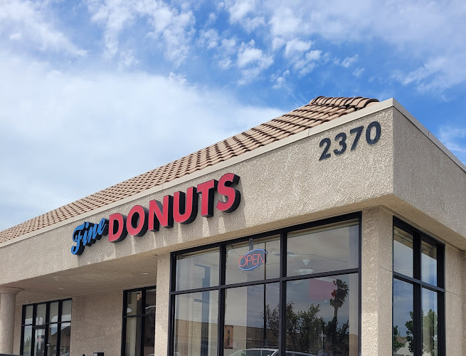 Fine Donuts storefront