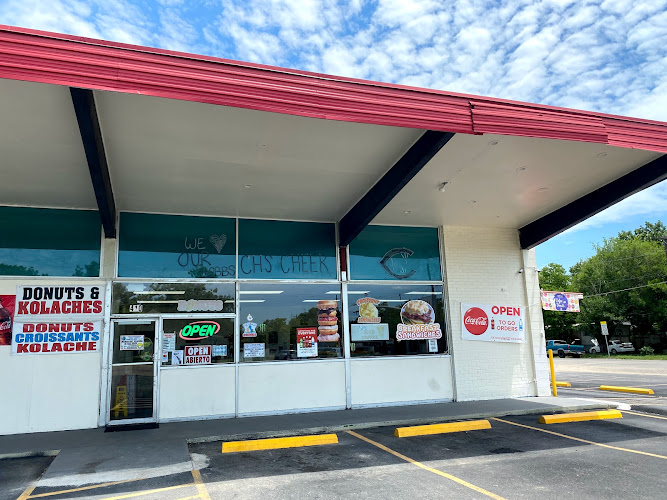 U&I Donuts storefront