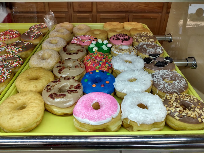 Malenee Donuts storefront