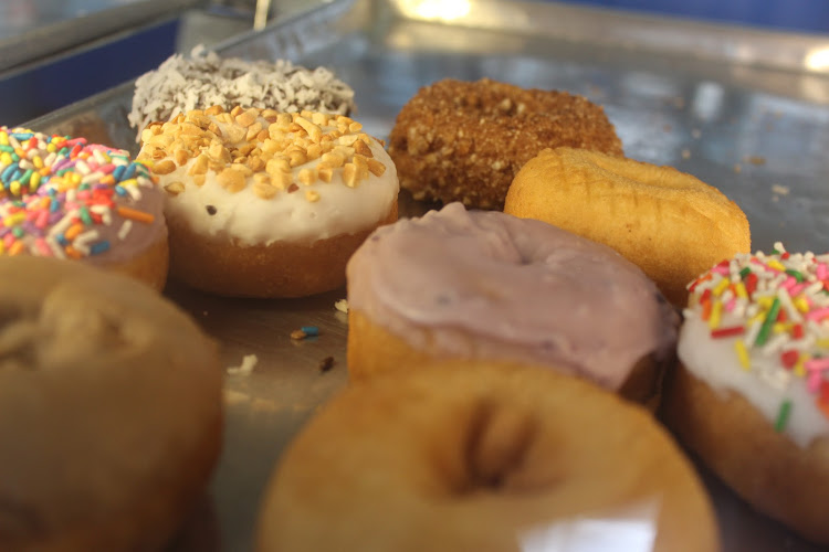 Mission Donut House storefront