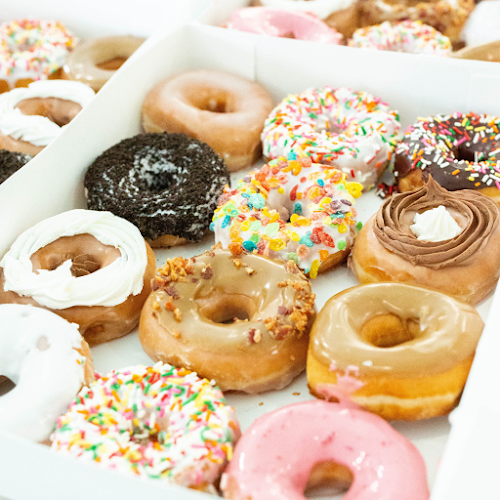 Heirloom Donuts storefront