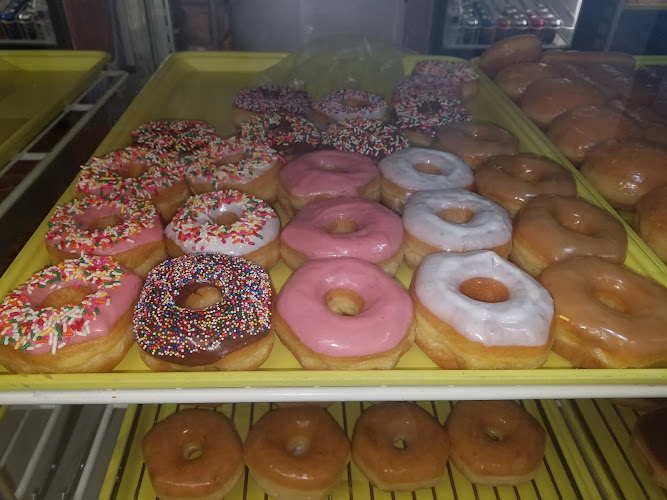 The Donut Palace storefront