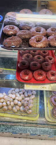 Tinker Donuts storefront