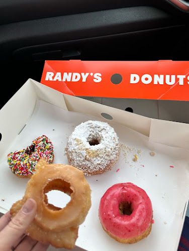 Randy's Donuts storefront