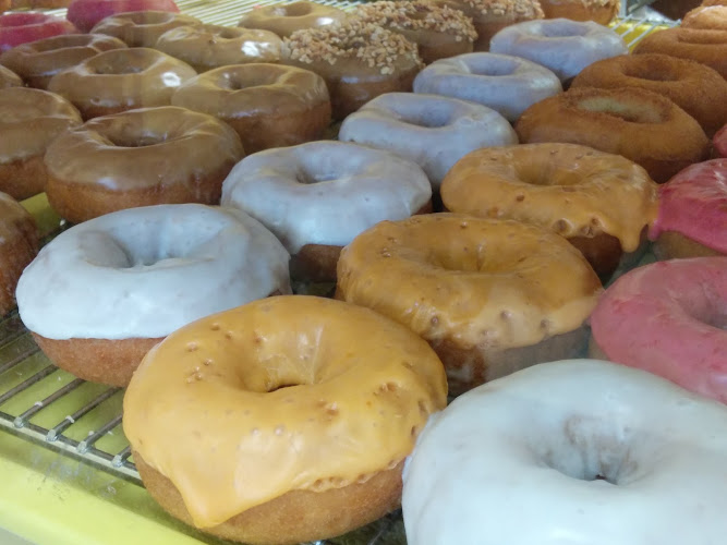 Donut Shoppe storefront