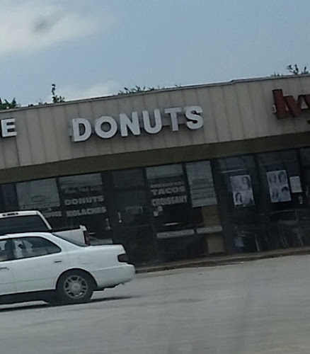 Yummy Donuts&Kolaches storefront