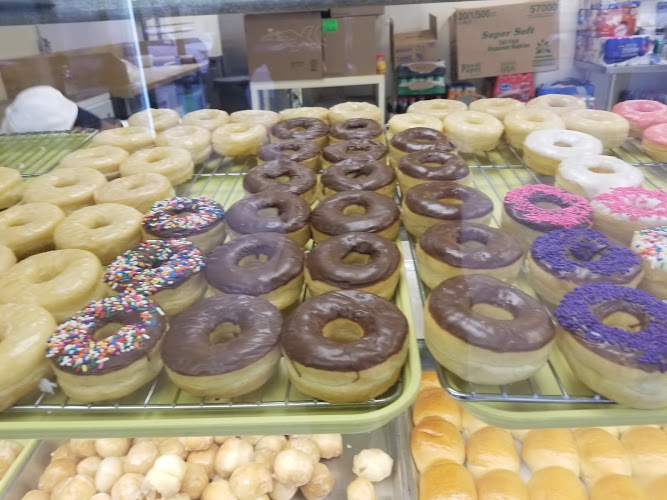 Dawn Donuts storefront