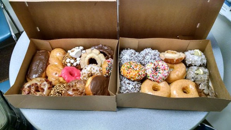 Sunset Donuts storefront