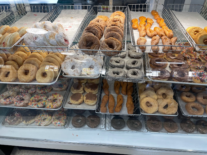Colchester Donut and Cafe storefront
