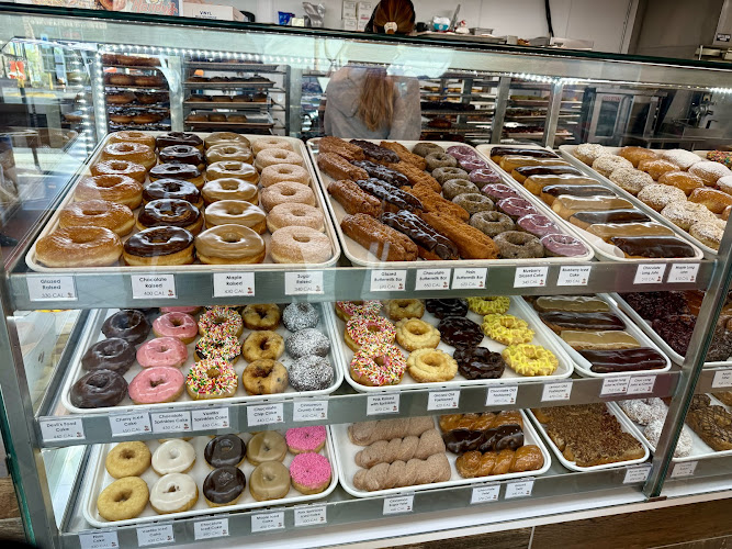 Randy's Donuts storefront