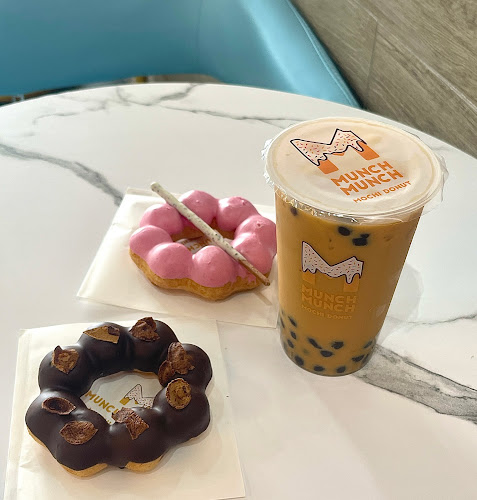 MunchMunch Mochi Donut & Bakery storefront