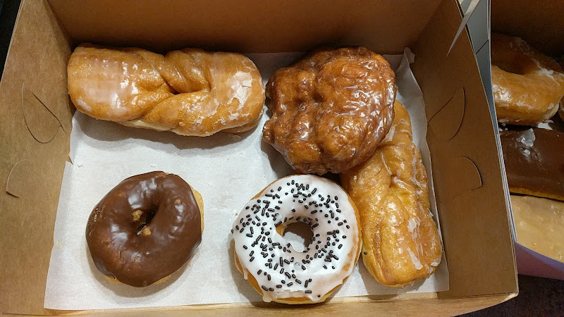 White House Donut Shop storefront