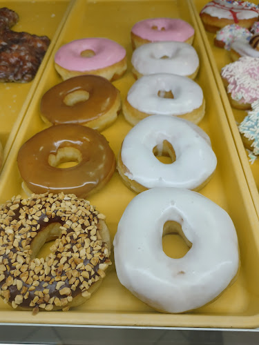 Happy Donuts storefront