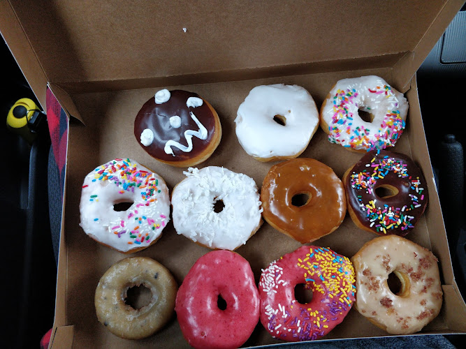 Tast-T-O's Donuts Arlington storefront