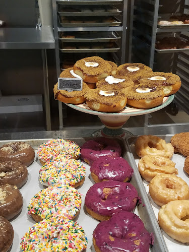 Doughnut Dollies storefront
