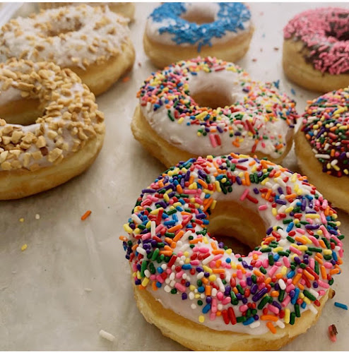 Snowflake Donuts storefront