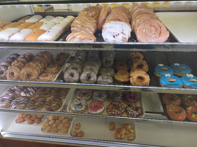 Hole In One Donuts storefront