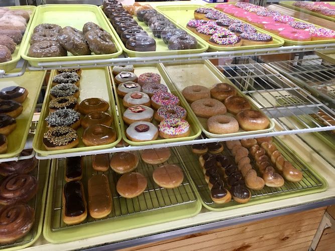 Zak's Donuts storefront