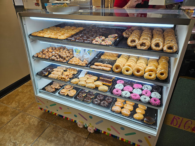 Big Hungry's Daylight Donuts storefront