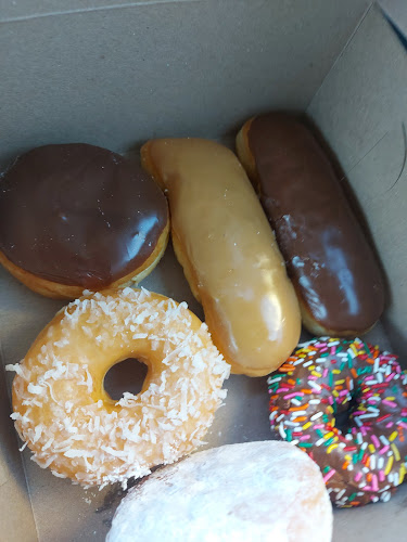 Fresno Donut House storefront