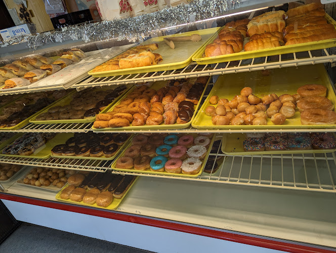 Grand Saline Donuts storefront