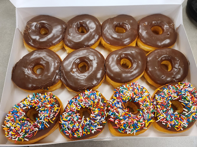 5 A.M. Donuts storefront