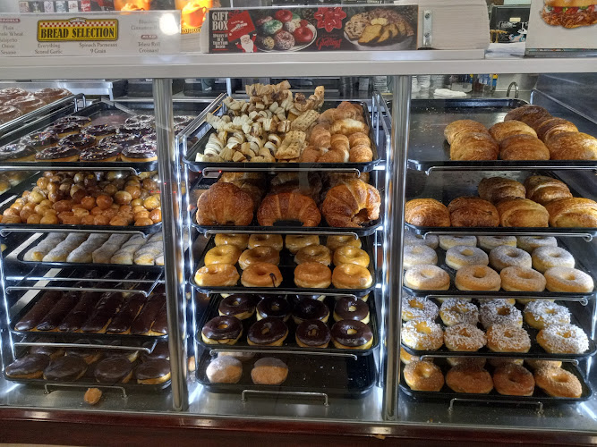 Yum Yum Donuts storefront