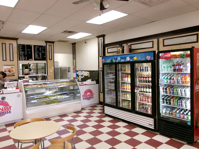 Donut Paradise storefront