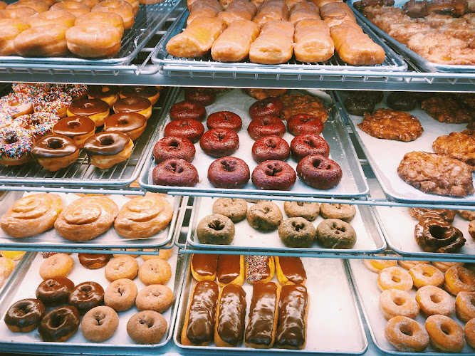 Gurnee Donuts storefront