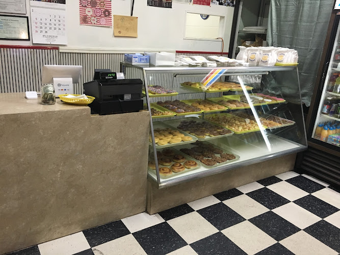 Lake Highland Donuts storefront