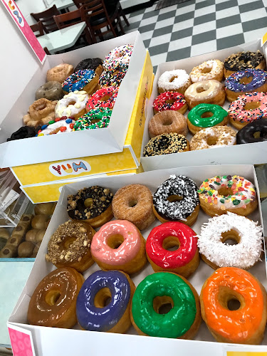 Maxco Donuts storefront