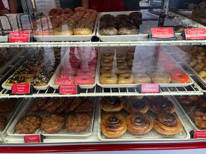 The Donut Palace storefront